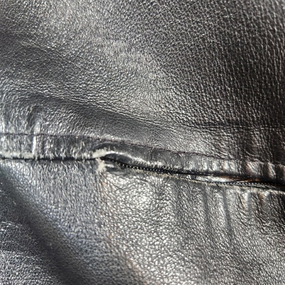 Pelle Cuir Black Leather Bomber Jacket Mens XL Buckles Vintage minor flaws - Picture 4 of 15